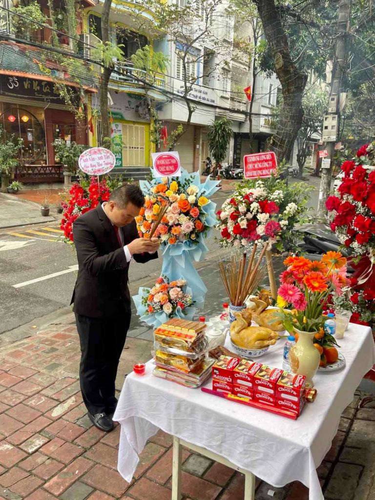 Ngọc Phương Đông tưng bừng khai trương chi nhánh Miền Bắc