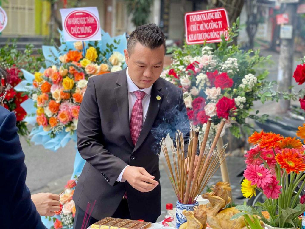 Ngọc Phương Đông tưng bừng khai trương chi nhánh Miền Bắc
